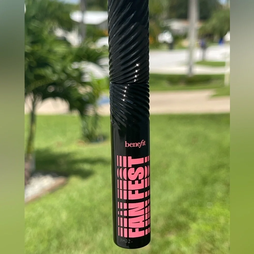 BENEFIT COSMETICS Fan Fest Fanning & Volumizing Mascara In Hyper Black